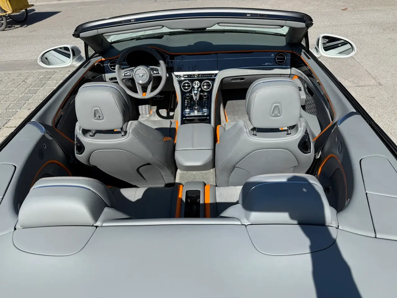 Bentley Continental GTC Speed 2025, interior — Rome Luxury Cars, Roma. Bentley Continental GTC Speed en Roma El alquiler del Bentley Continental GTC Speed 2025…