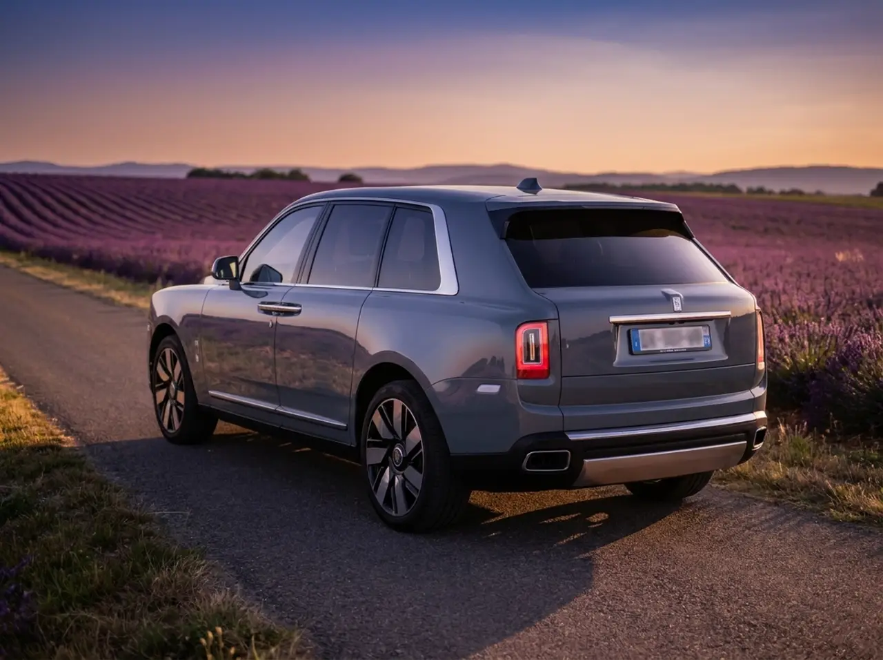 Rolls-Royce Cullinan 2025, front view — Rome Luxury Cars, Rome. Rolls-Royce Cullinan in Rome The 2025 Rolls-Royce Cullinan is available for luxury hire…