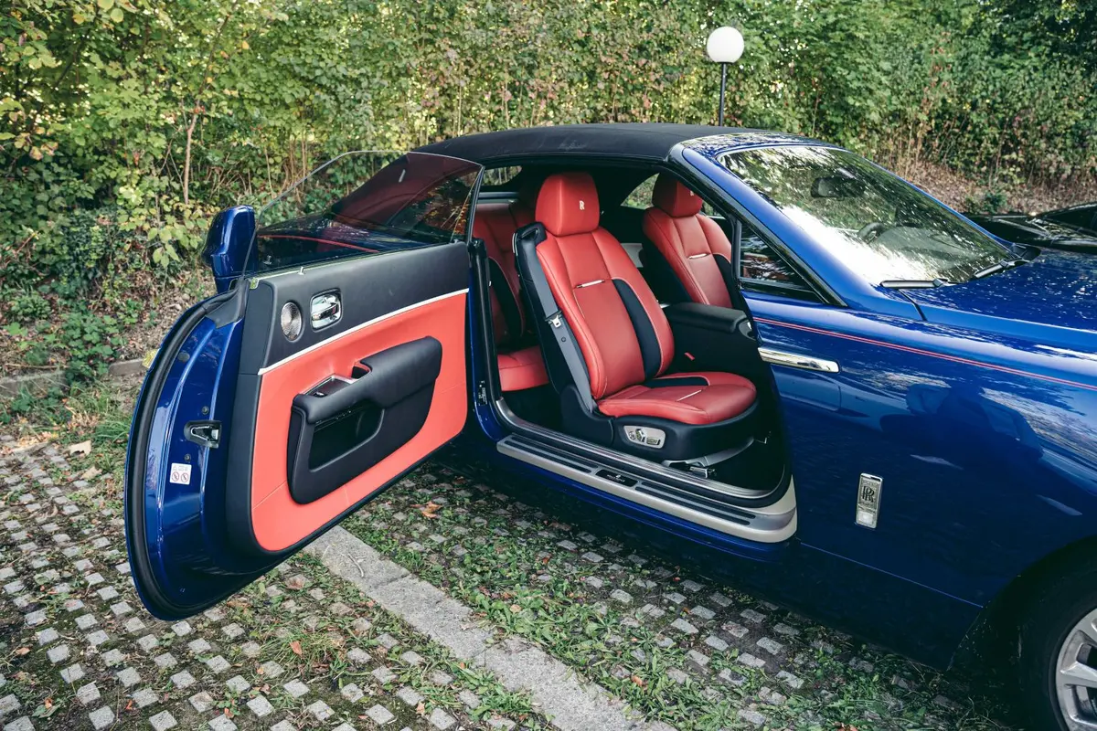 Rolls-Royce Dawn 2022, front view — Rome Luxury Cars, Rome. Rolls-Royce Dawn in Rome Renting the 2022 Rolls-Royce Dawn in Rome provides an exact…